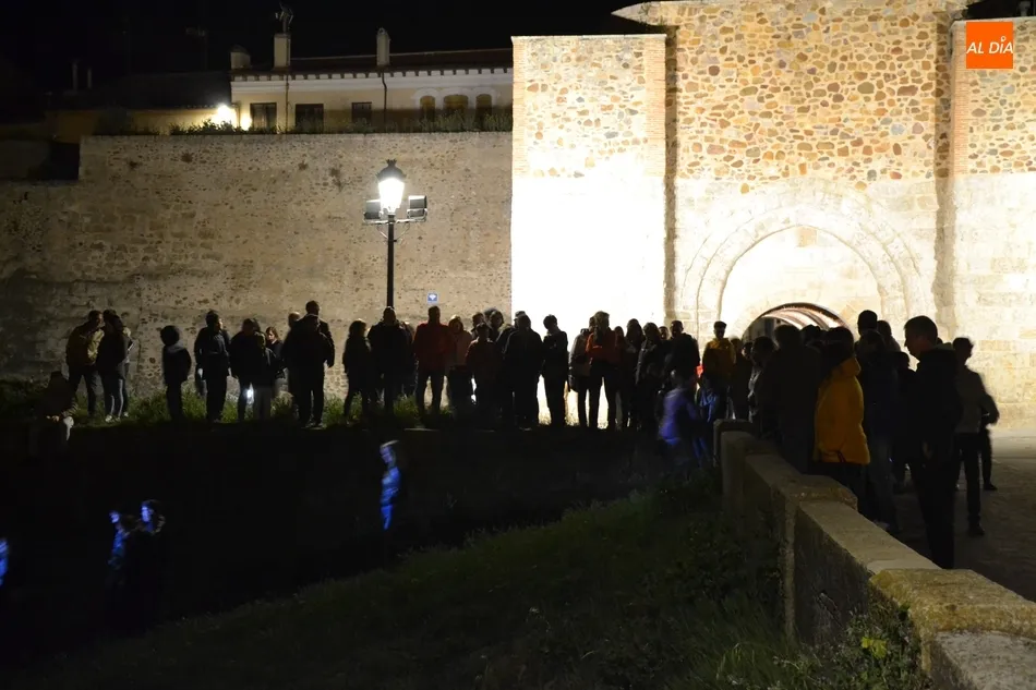 Foto 7 - Unas 200 personas asisten a la primera &lsquo;Ruta de los Malditos 75&rsquo; abierta al p&uacute;blico  