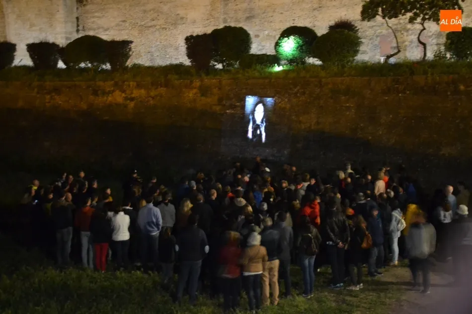 Foto 6 - Unas 200 personas asisten a la primera &lsquo;Ruta de los Malditos 75&rsquo; abierta al p&uacute;blico  