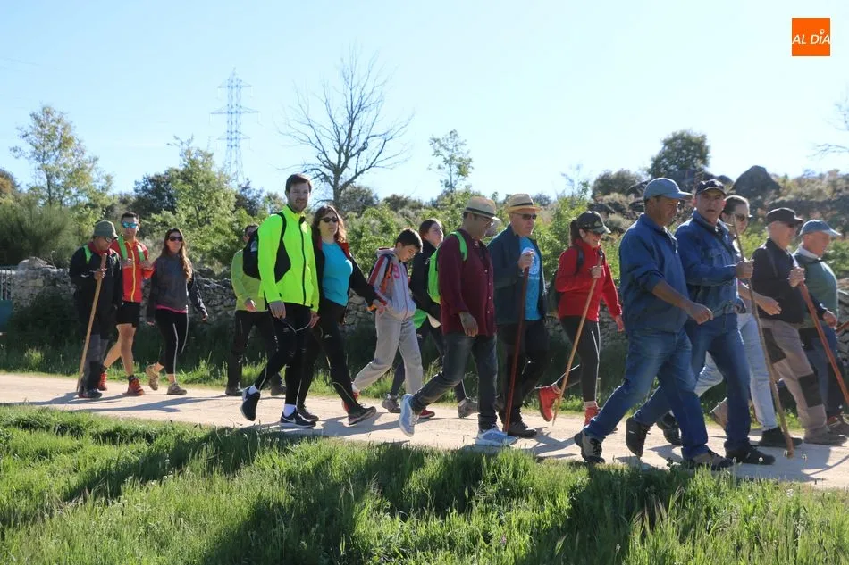 Foto 8 - Las Arribes muestran todo su encanto en la Marcha de Senderismo de Aldead&aacute;vila  