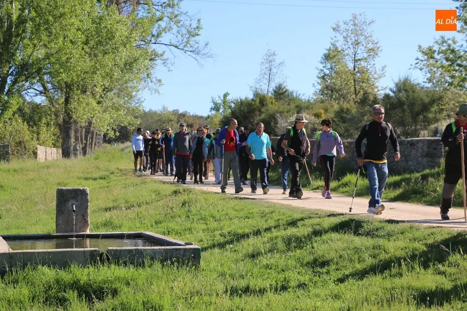 Foto 7 - Las Arribes muestran todo su encanto en la Marcha de Senderismo de Aldead&aacute;vila  