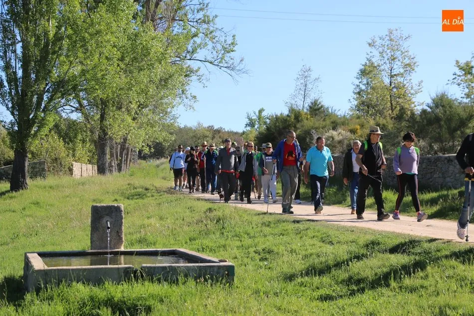 Foto 3 - Las Arribes muestran todo su encanto en la Marcha de Senderismo de Aldead&aacute;vila  