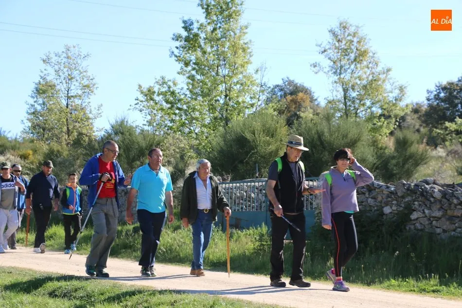 Foto 2 - Las Arribes muestran todo su encanto en la Marcha de Senderismo de Aldead&aacute;vila  