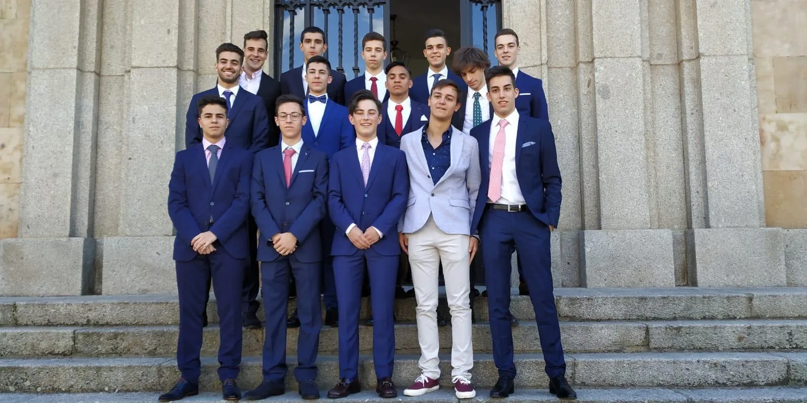 Foto 2 - Emotiva graduaci&oacute;n de la promoci&oacute;n &lsquo;50 aniversario Apolo 11&rsquo; de Maristas