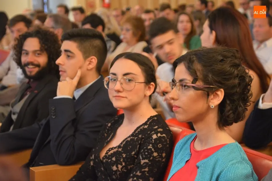 Foto 8 - Emocionante graduaci&oacute;n de los alumnos de Geograf&iacute;a e Historia de la Universidad de Salamanca