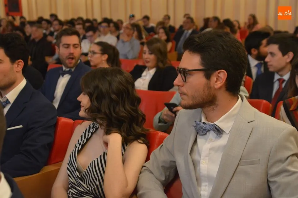 Foto 7 - Emocionante graduaci&oacute;n de los alumnos de Geograf&iacute;a e Historia de la Universidad de Salamanca