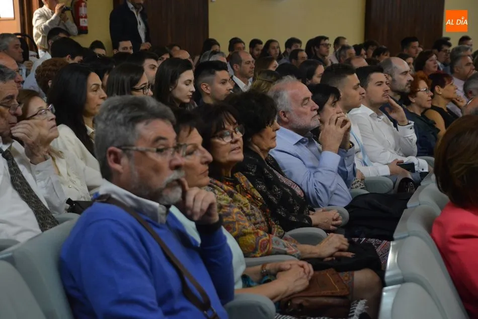 Foto 8 - La Facultad de Ciencias Qu&iacute;micas despide a una nueva promoci&oacute;n de ingienieros qu&iacute;micos