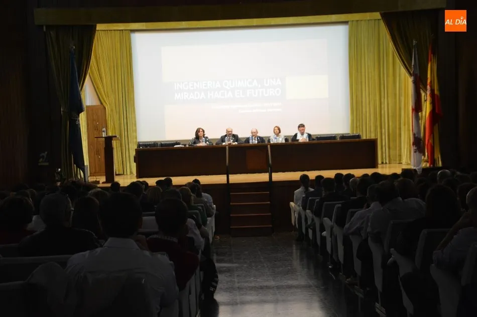 Foto 4 - La Facultad de Ciencias Qu&iacute;micas despide a una nueva promoci&oacute;n de ingienieros qu&iacute;micos