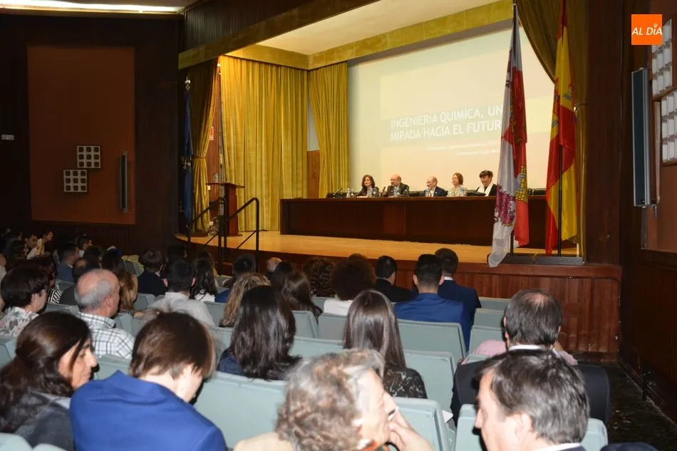 Foto 3 - La Facultad de Ciencias Qu&iacute;micas despide a una nueva promoci&oacute;n de ingienieros qu&iacute;micos