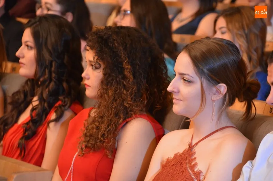 Foto 4 - Una nueva promoci&oacute;n de psic&oacute;logos de la Universidad de Salamanca celebra su acto de graduaci&oacute;n