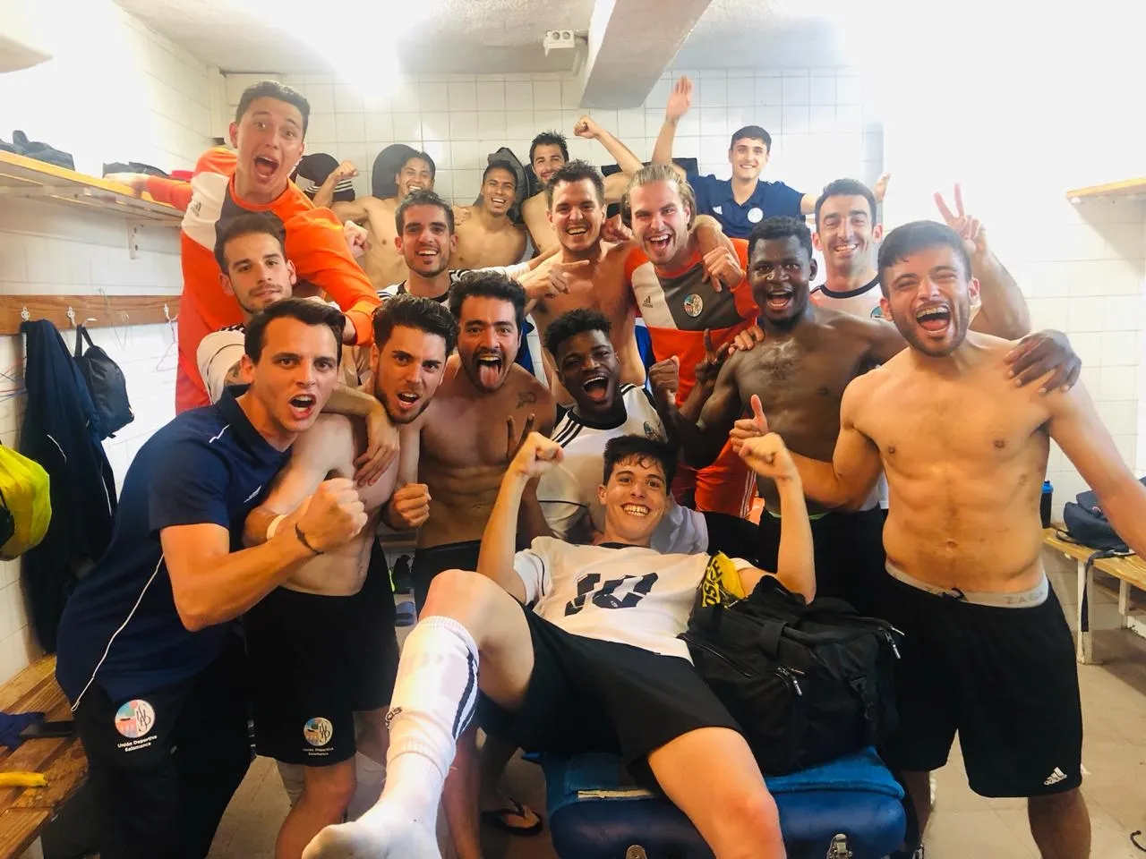 El filial del Salamanca UDS celebra el ascenso