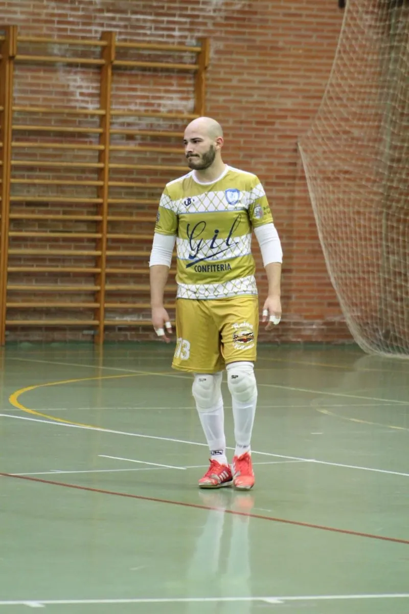 Foto 4 - El Salamanca FS empata en Cistierna y mantiene la cuarta plaza como objetivo (4-4)
