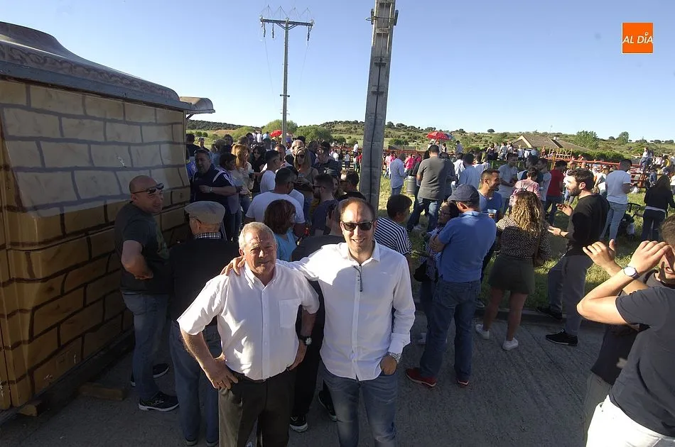 Foto 4 - Hist&oacute;rica tarde en Ivanrey con la suelta de vaquillas promovida por los mayordomos de las fiestas  