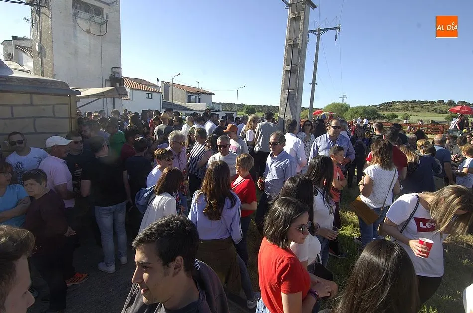 Foto 6 - Hist&oacute;rica tarde en Ivanrey con la suelta de vaquillas promovida por los mayordomos de las fiestas  