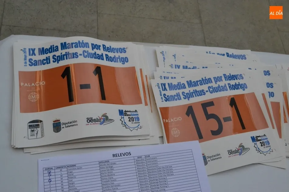 Foto 3 - Con las mejores galas a por el dorsal para la Media Marat&oacute;n  