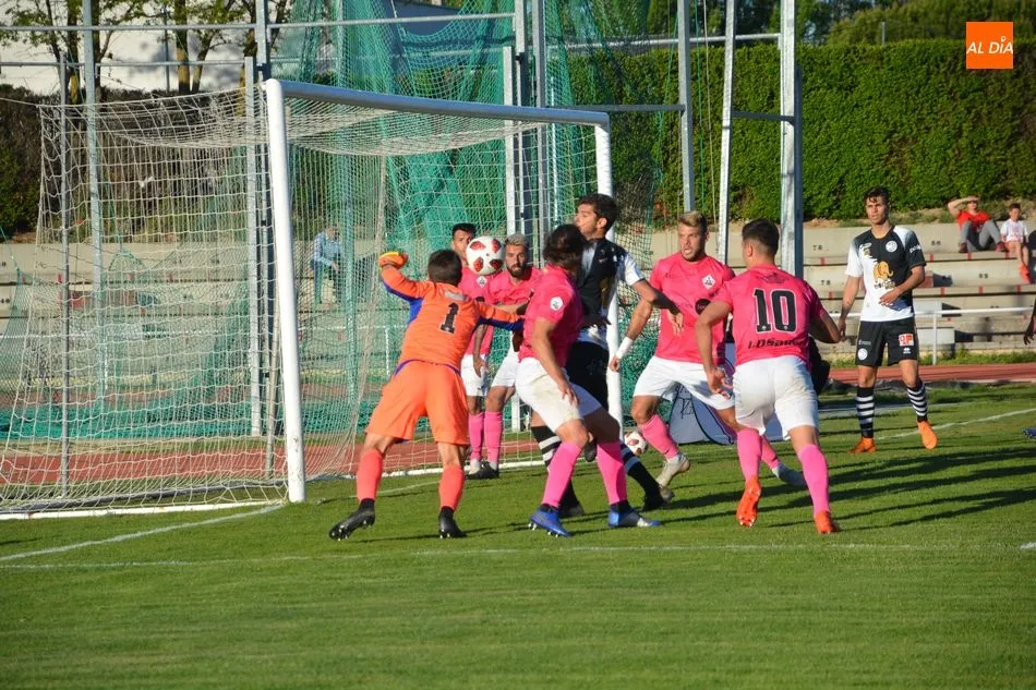 Foto 11 - Unionistas y San Sebasti&aacute;n de los Reyes se reparten los puntos (1-1)
