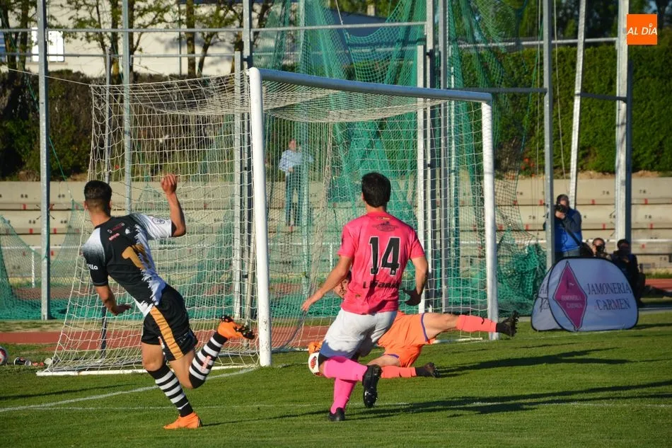 Foto 9 - Unionistas y San Sebasti&aacute;n de los Reyes se reparten los puntos (1-1)