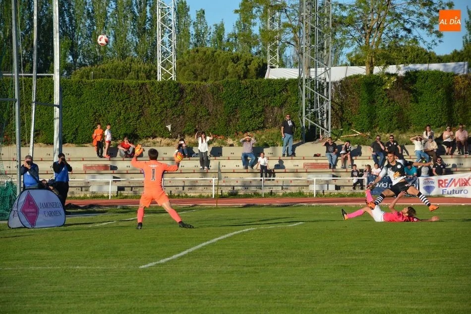 Foto 4 - Unionistas y San Sebasti&aacute;n de los Reyes se reparten los puntos (1-1)