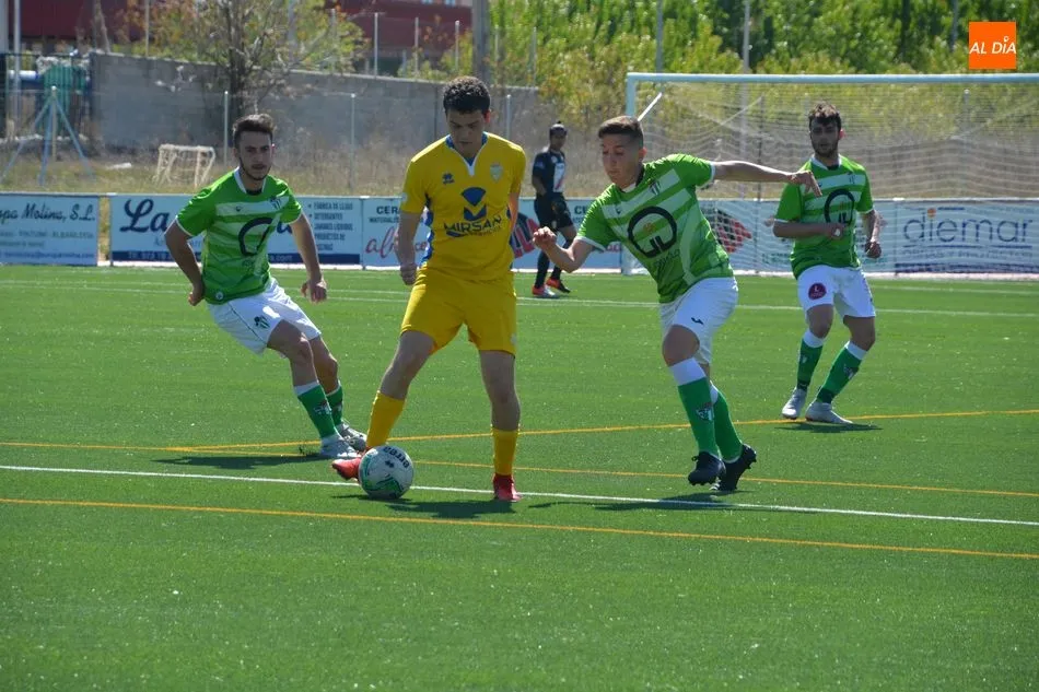 Foto 2 - El Navega y el Hergar Camelot &lsquo;B&rsquo; no dan su brazo a torcer en la pugna por el campeonato&nbsp;