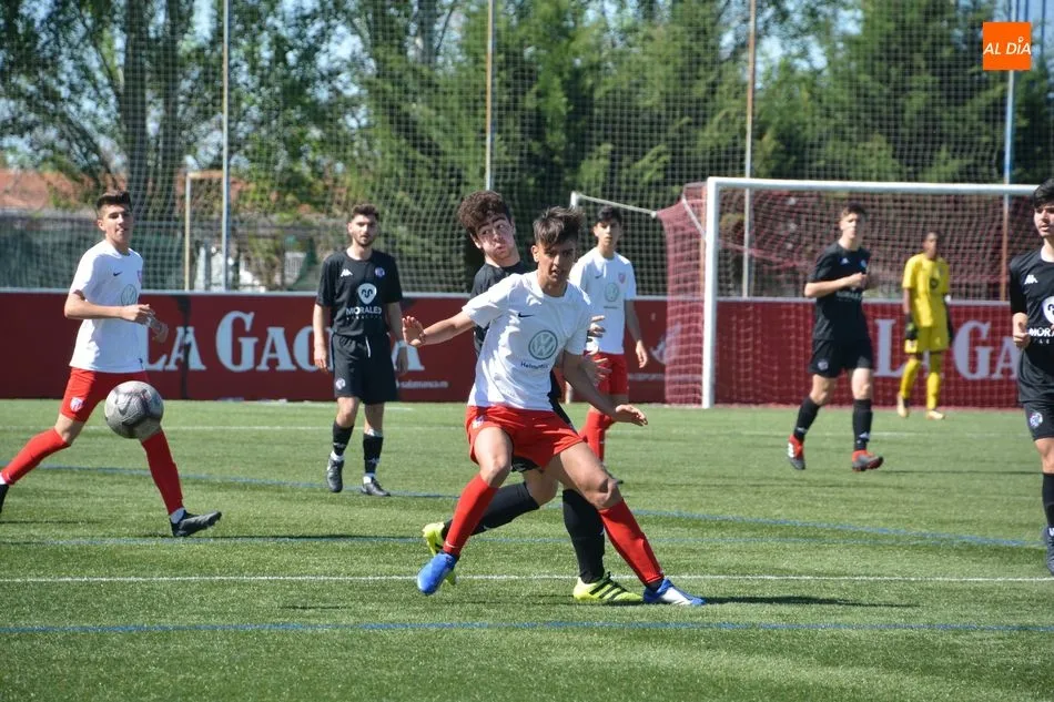 Foto 4 - Resultados, clasificaciones e im&aacute;genes del f&uacute;tbol base regional