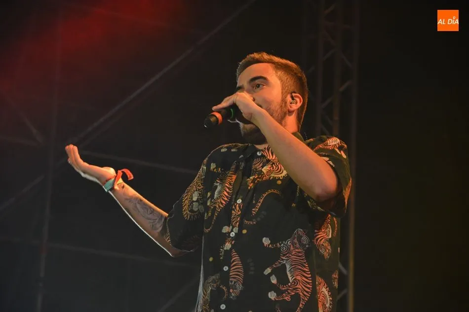 Foto 3 - Beret emociona al p&uacute;blico con su m&uacute;sica