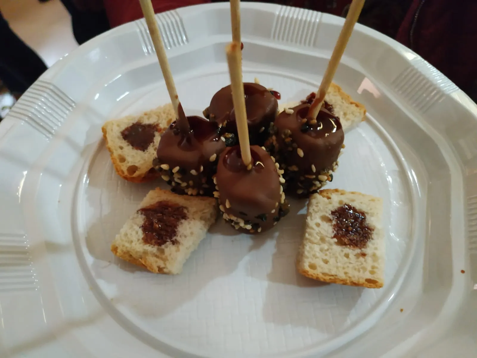Foto 6 - Macotera se llena de ambiente y sabor con un X Concurso de Pinchos que se rend&iacute;a ante&nbsp;&lsquo;El salto ...