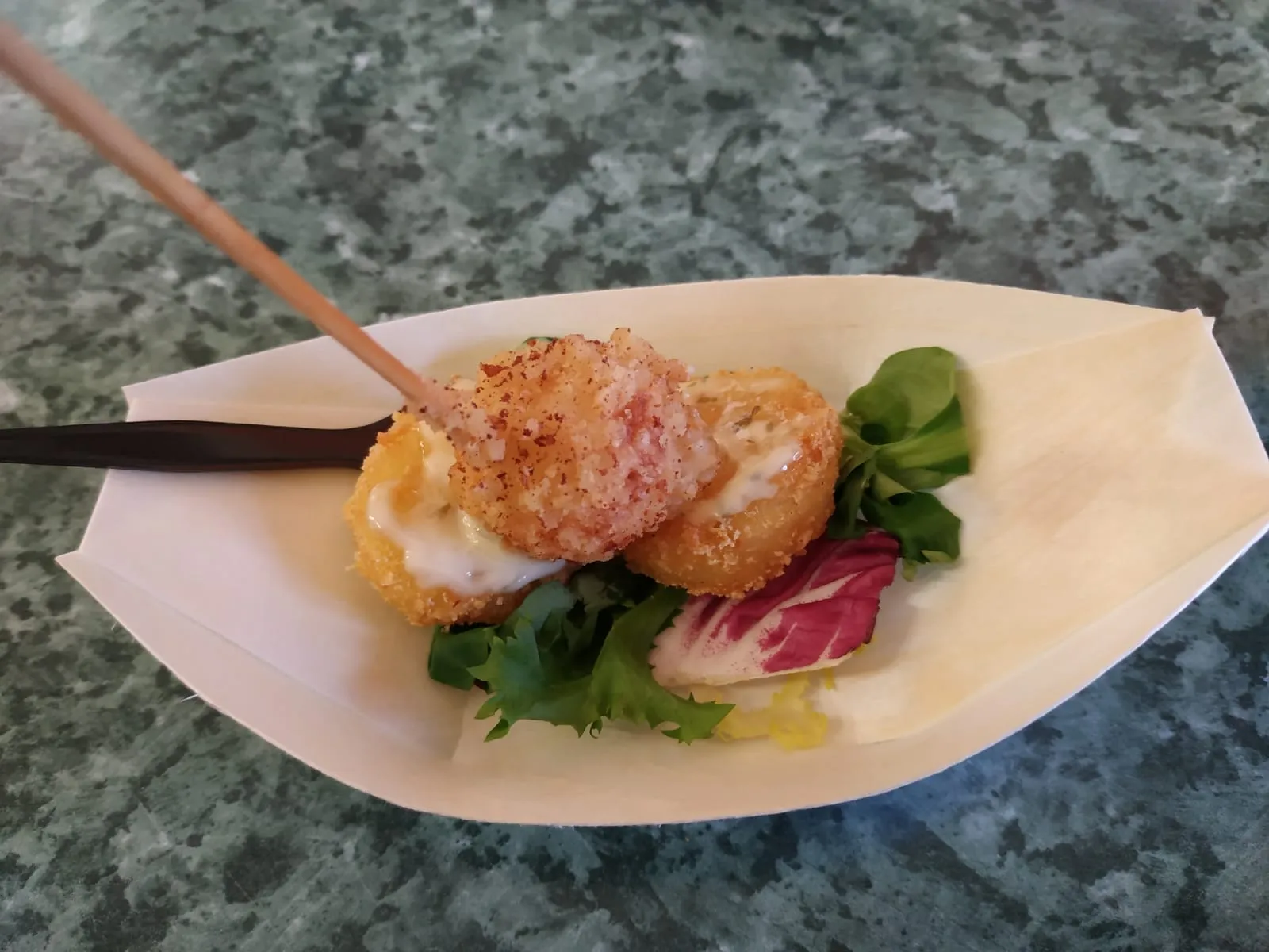 Foto 2 - Macotera se llena de ambiente y sabor con un X Concurso de Pinchos que se rend&iacute;a ante&nbsp;&lsquo;El salto ...
