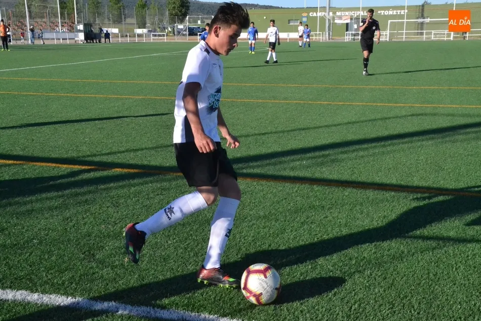 Foto 5 - [MARCADOR 4|5 MAYO] El Infantil del Ciudad Rodrigo se da una alegr&iacute;a goleando al Trinitarios&nbsp;