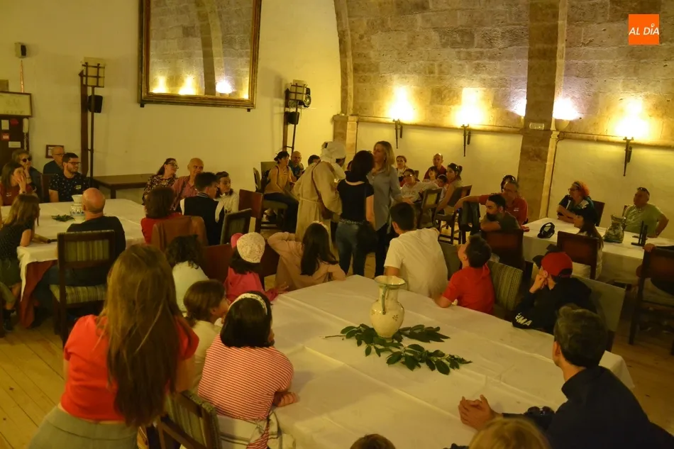 Foto 4 - Un nuevo grupo de mirobrigenses y turistas conoce de una forma diferente el Parador  