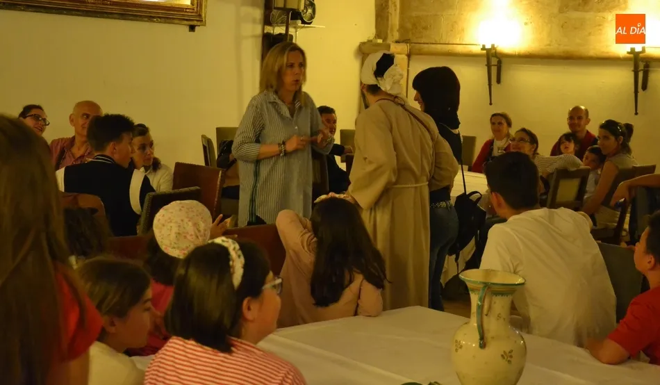 Foto 3 - Un nuevo grupo de mirobrigenses y turistas conoce de una forma diferente el Parador  