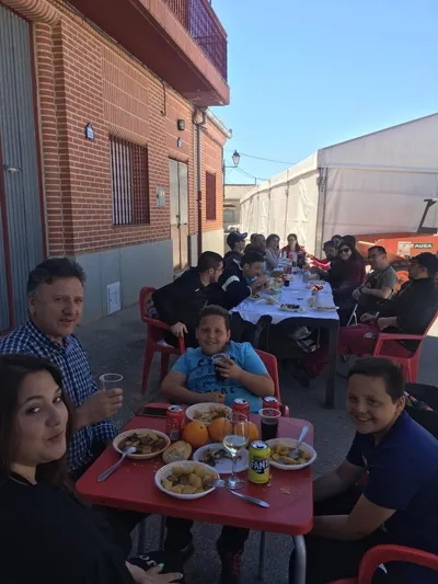 Foto 3 - Cantaracillo celebra su IV matanza t&iacute;pica