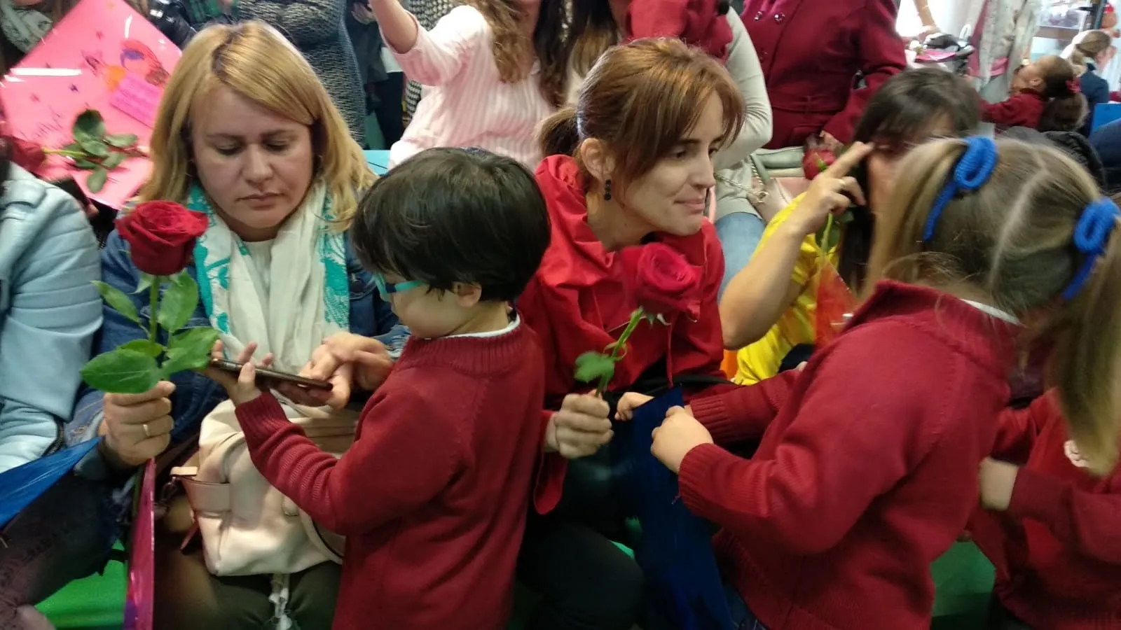 Foto 6 - Los alumnos de Educaci&oacute;n Infantil del San Juan Bosco celebran el D&iacute;a de la Madre