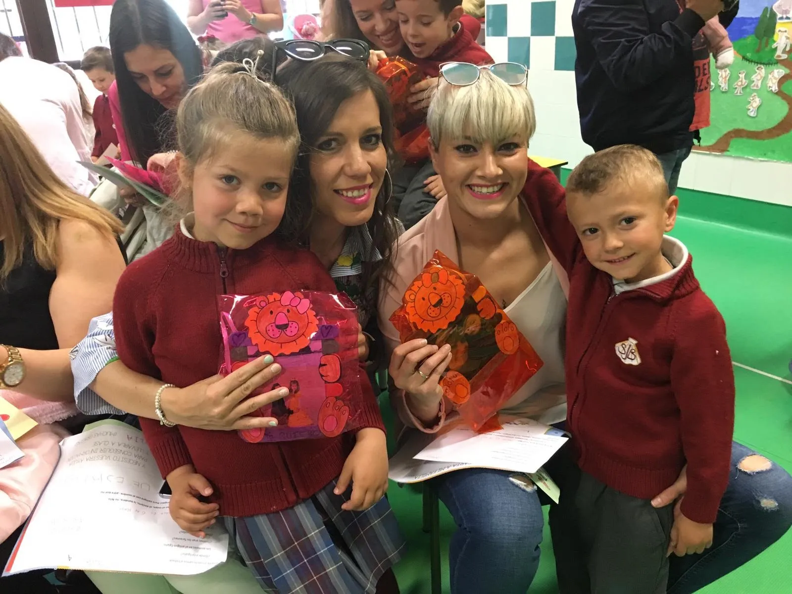 Foto 4 - Los alumnos de Educaci&oacute;n Infantil del San Juan Bosco celebran el D&iacute;a de la Madre