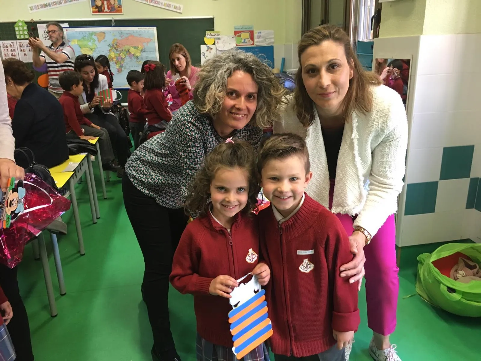 Foto 3 - Los alumnos de Educaci&oacute;n Infantil del San Juan Bosco celebran el D&iacute;a de la Madre