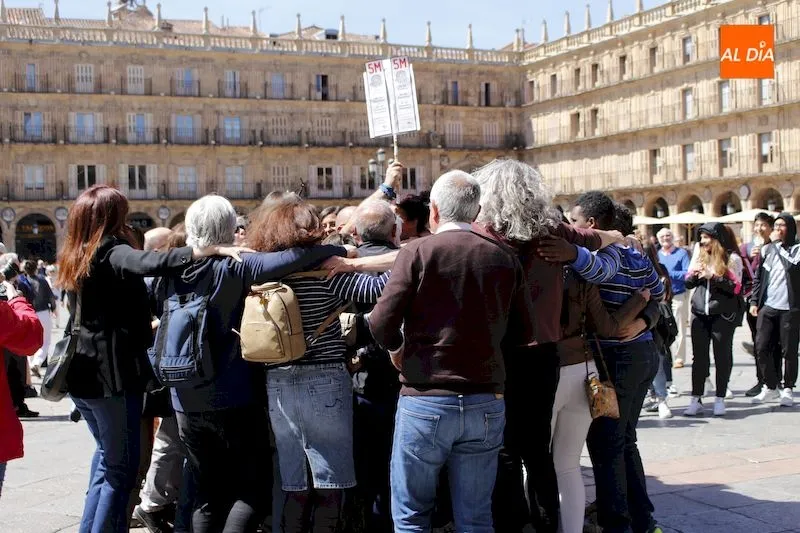 Foto 3 - La Asamblea de Apoyo a Personas Migrantes celebra &lsquo;El Abrazo de los Pueblos&rsquo;