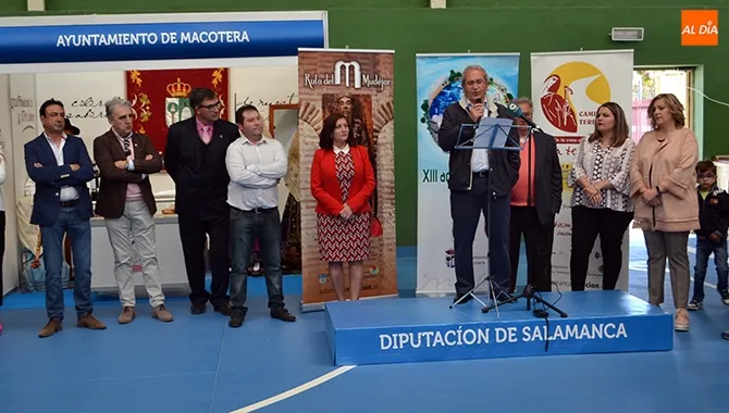 Diferentes autoridades locales y comarcales inauguraban la XIII Feria Agroalimentaria y V Macoinnova de Macotera