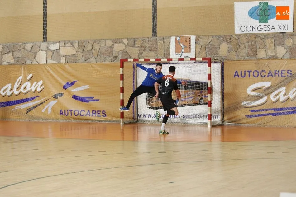 Foto 6 - El Ciudad de Salamanca cae en el &uacute;ltimo partido de la temporada ante el BM Delicias (28-29)