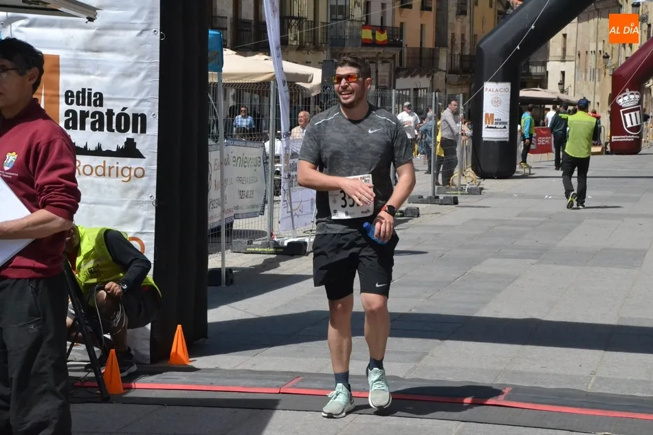Foto 9 - El notable calor marca una Media Marat&oacute;n con menos atletas pero con m&aacute;s emociones  