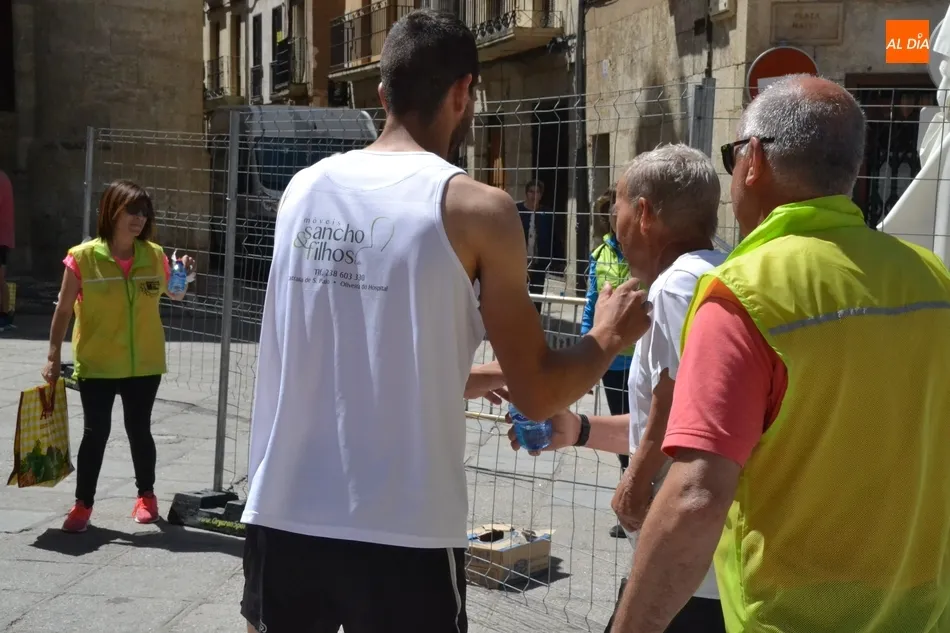 Foto 2 - El notable calor marca una Media Marat&oacute;n con menos atletas pero con m&aacute;s emociones  