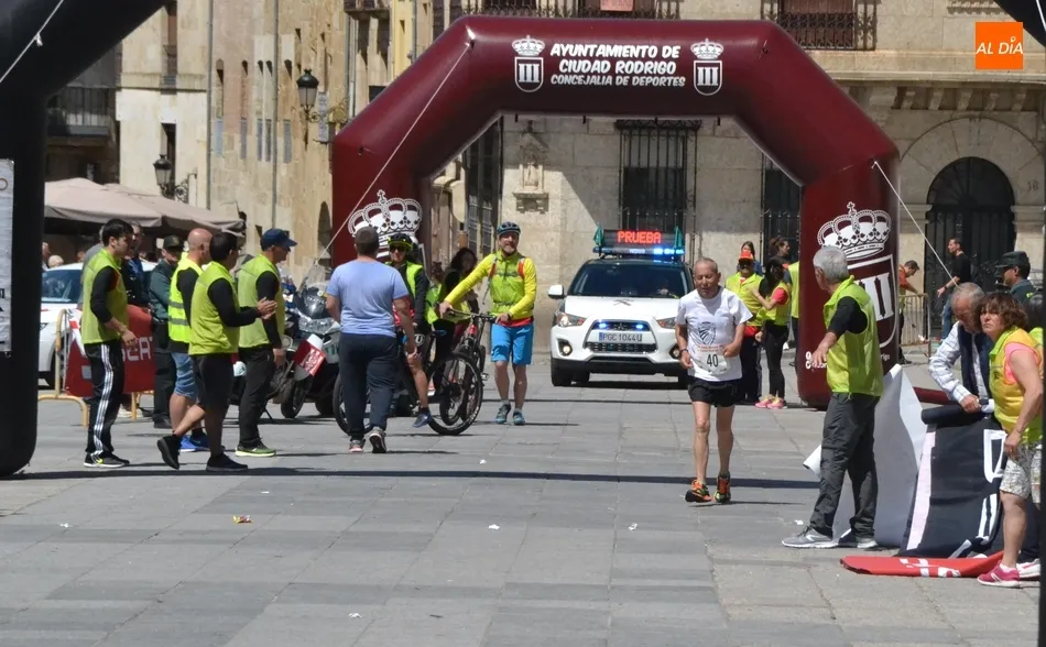 Foto 6 - El notable calor marca una Media Marat&oacute;n con menos atletas pero con m&aacute;s emociones  