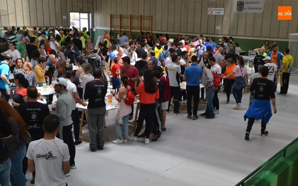 Foto 6 - La Media Marat&oacute;n corona a sus mejores atletas en una florida ceremonia de premiaci&oacute;n  