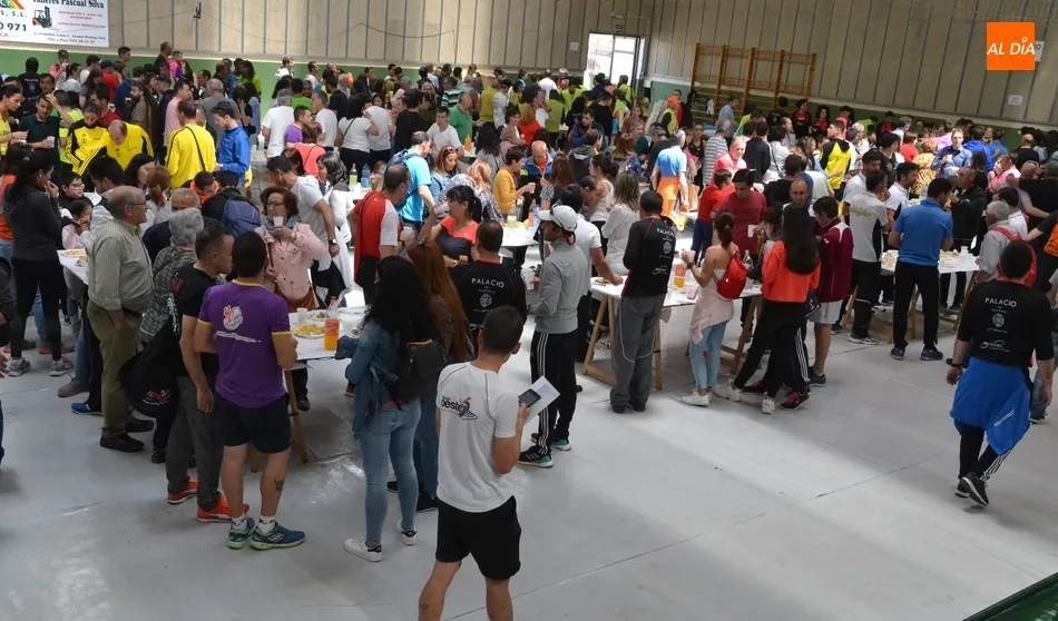 Foto 7 - La Media Marat&oacute;n corona a sus mejores atletas en una florida ceremonia de premiaci&oacute;n  