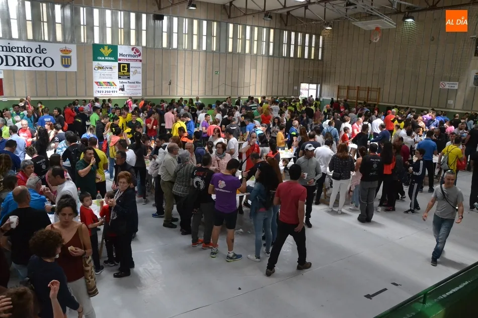 Foto 9 - La Media Marat&oacute;n corona a sus mejores atletas en una florida ceremonia de premiaci&oacute;n  