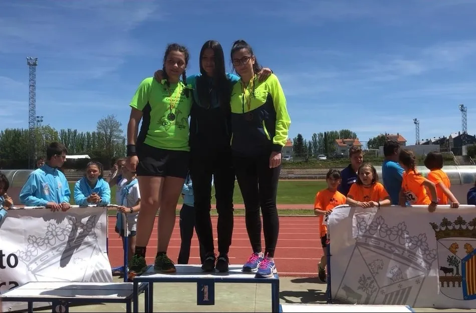 Foto 7 - El CD Los Leones de Vitigudino logra cuatro medallas en otras tantas finales del provincial de...