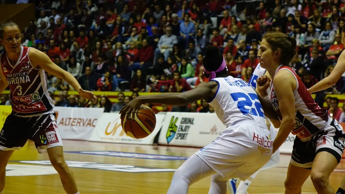 Givens, ante Uni Girona / @CBAvenida