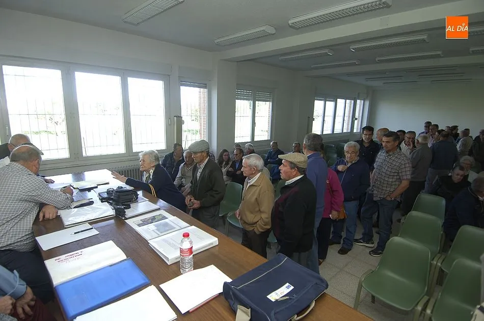 Foto 4 - Los regantes de la Margen Izquierda votan a favor del despido de su secretaria  