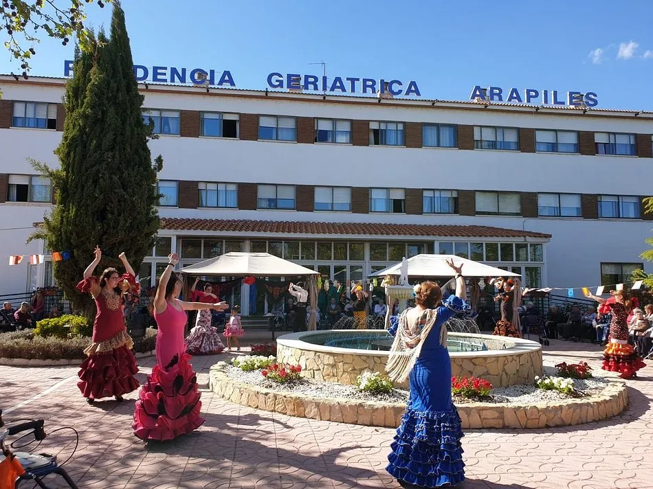 Foto 6 - Fiesta al estilo andaluz en la residencia Arapiles