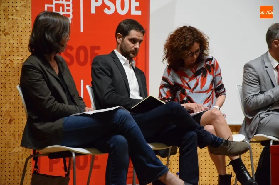 Foto 4 - Jos&eacute; Luis Mateos re&uacute;ne a rectores y expertos del &aacute;mbito universitario en un nuevo foro...
