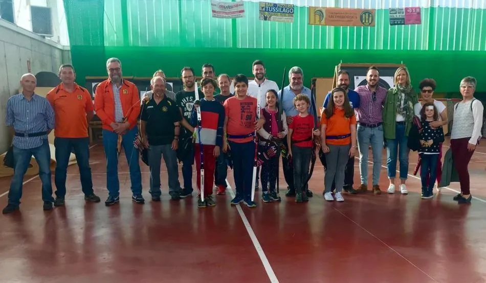Foto 2 - El PSOE muestra su inter&eacute;s en seguir mejorando las instalaciones deportivas  