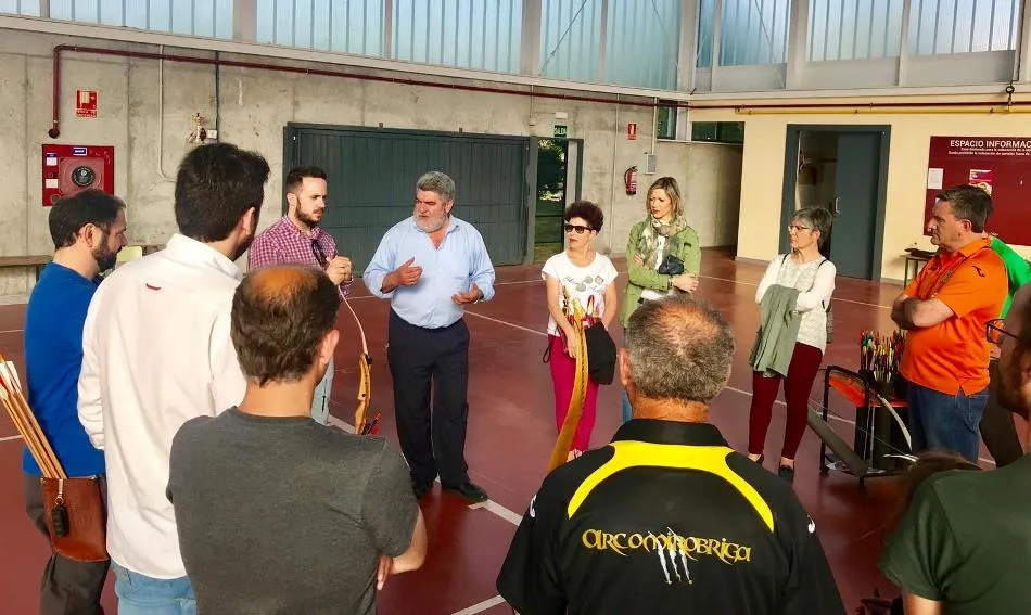 Foto 3 - El PSOE muestra su inter&eacute;s en seguir mejorando las instalaciones deportivas  