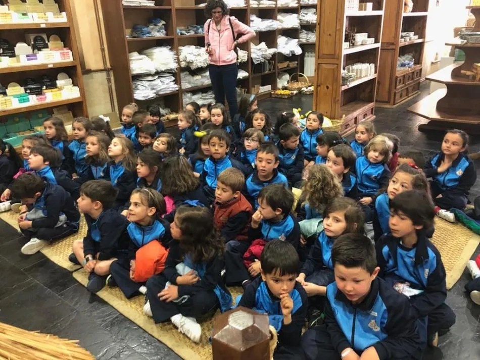 Foto 6 - Alumnos del Colegio San Juan Bosco visitan el&nbsp;Museo&nbsp;de Apicultura de Arapiles&nbsp;